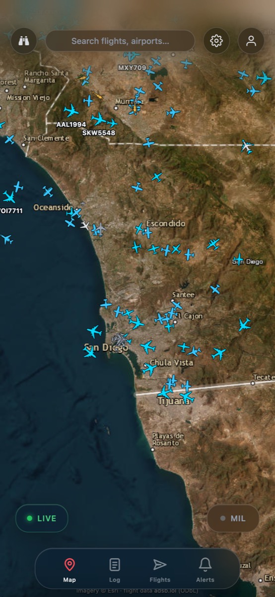 Squawk live map — real aircraft silhouettes over San Diego